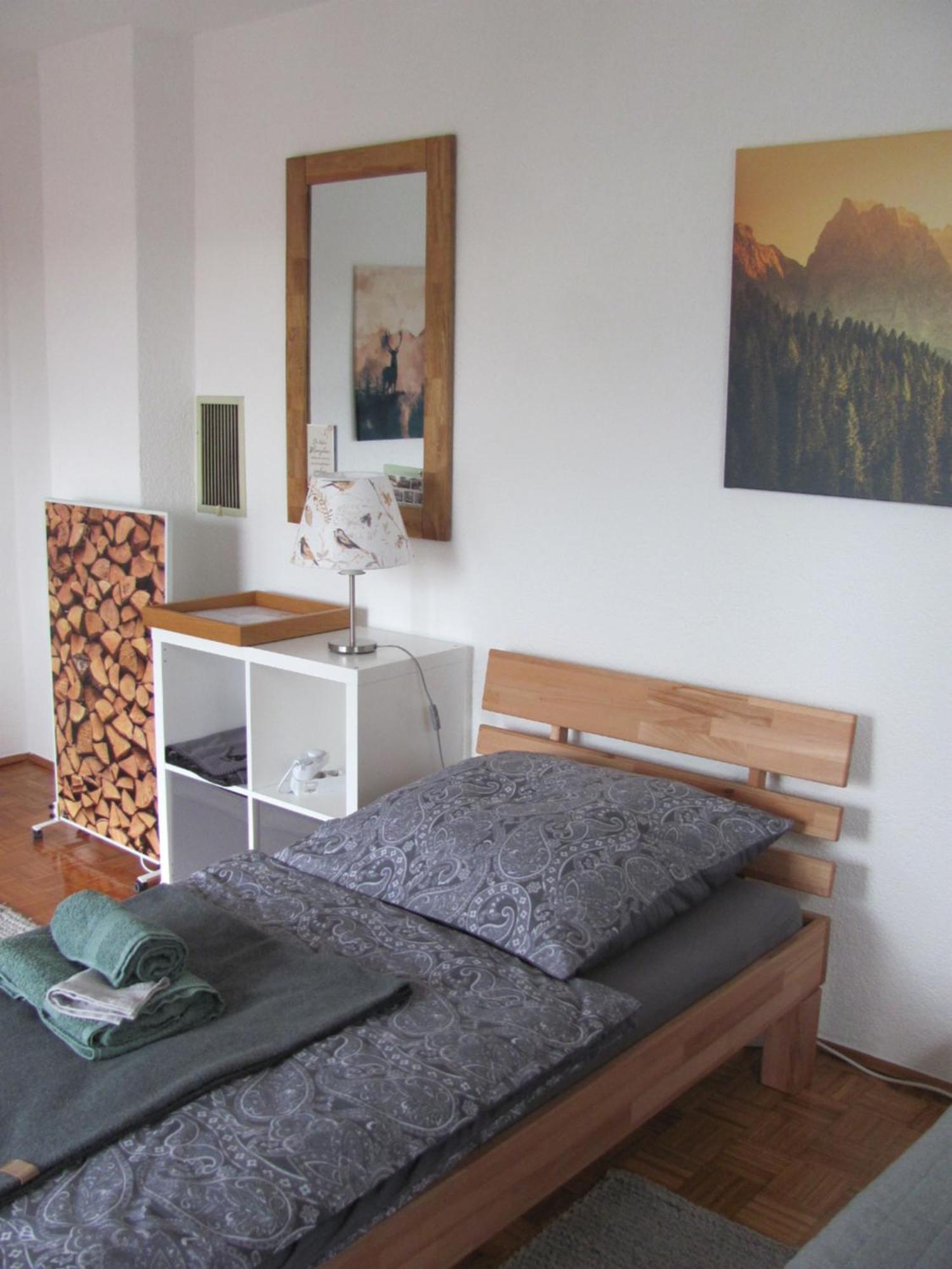 #1Gemuetliches Ruhiges Sonniges Balkonzimmer Mit Gemeinschaftsbad W-Lan Airport Nah Late Night Check In Haus Nr 9,5 Trunkelsberg Екстер'єр фото